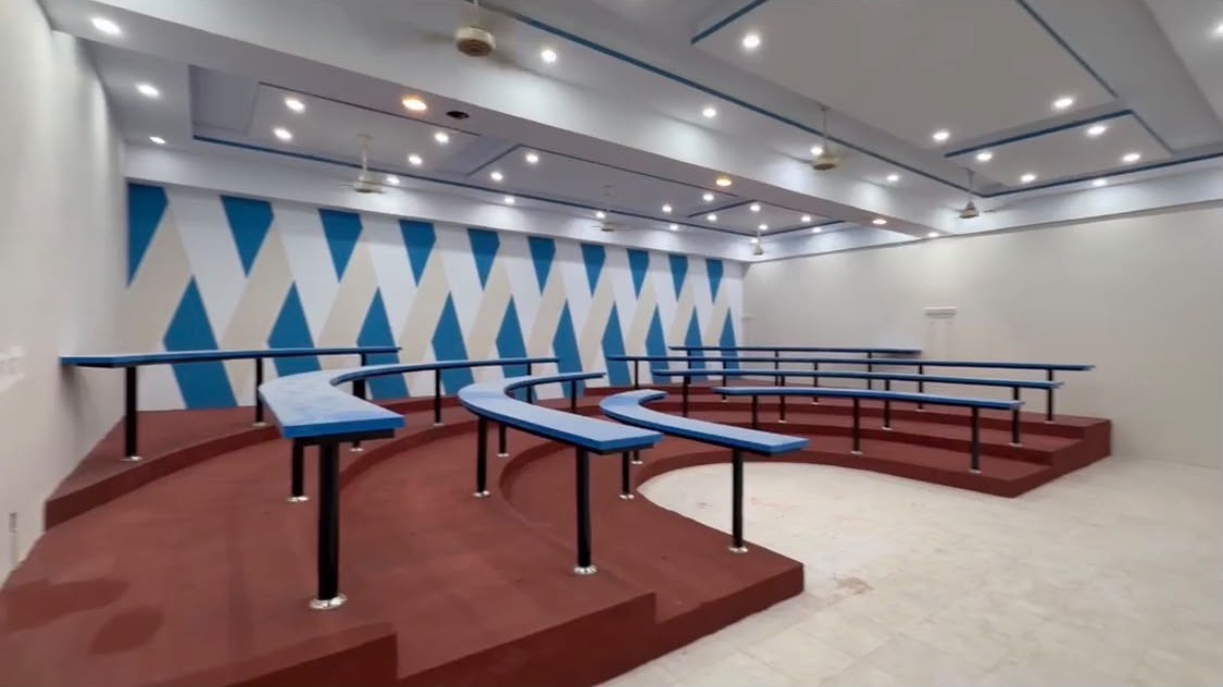 Tiered seminar hall